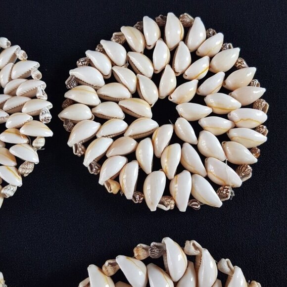 4pcCowrie Seashell Coasters Set Beach House Tropical - Picture 8 of 9